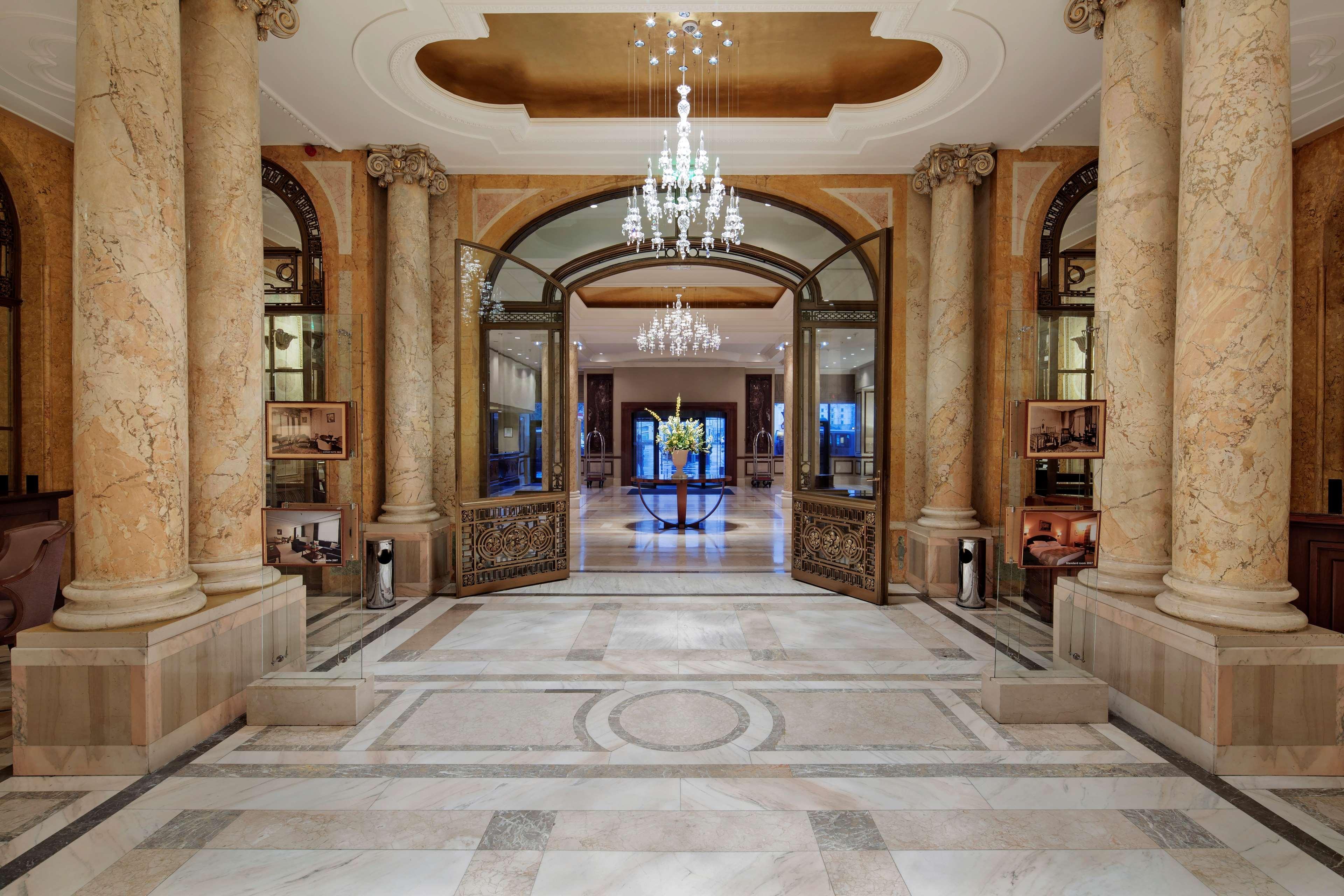 ホテル アテネ パレス ヒルトン ブカレスト エクステリア 写真